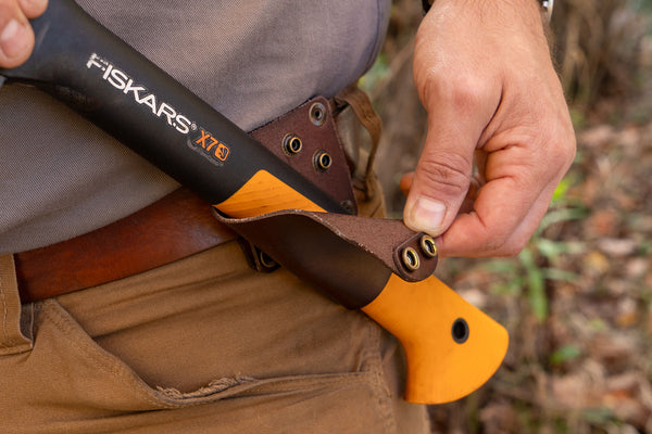 Attaching a FIskars Axe to the Daggerfish Snap Sling